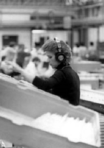 Quel numéro ? – What number ? ou le travail automatisé-poster-1985-1768614412